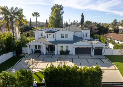 LA-Luxury-Rehab-Exterior-Entrance-III-–-5201-Veloz-Ave-Tarzana-CA-91356-1-1024x727 (1)